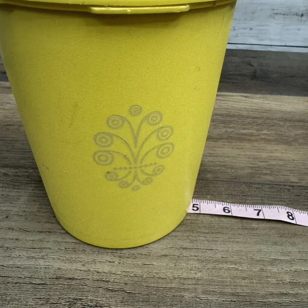 Vintage Tupperware 809-6 Lemon Yellow 6.5
